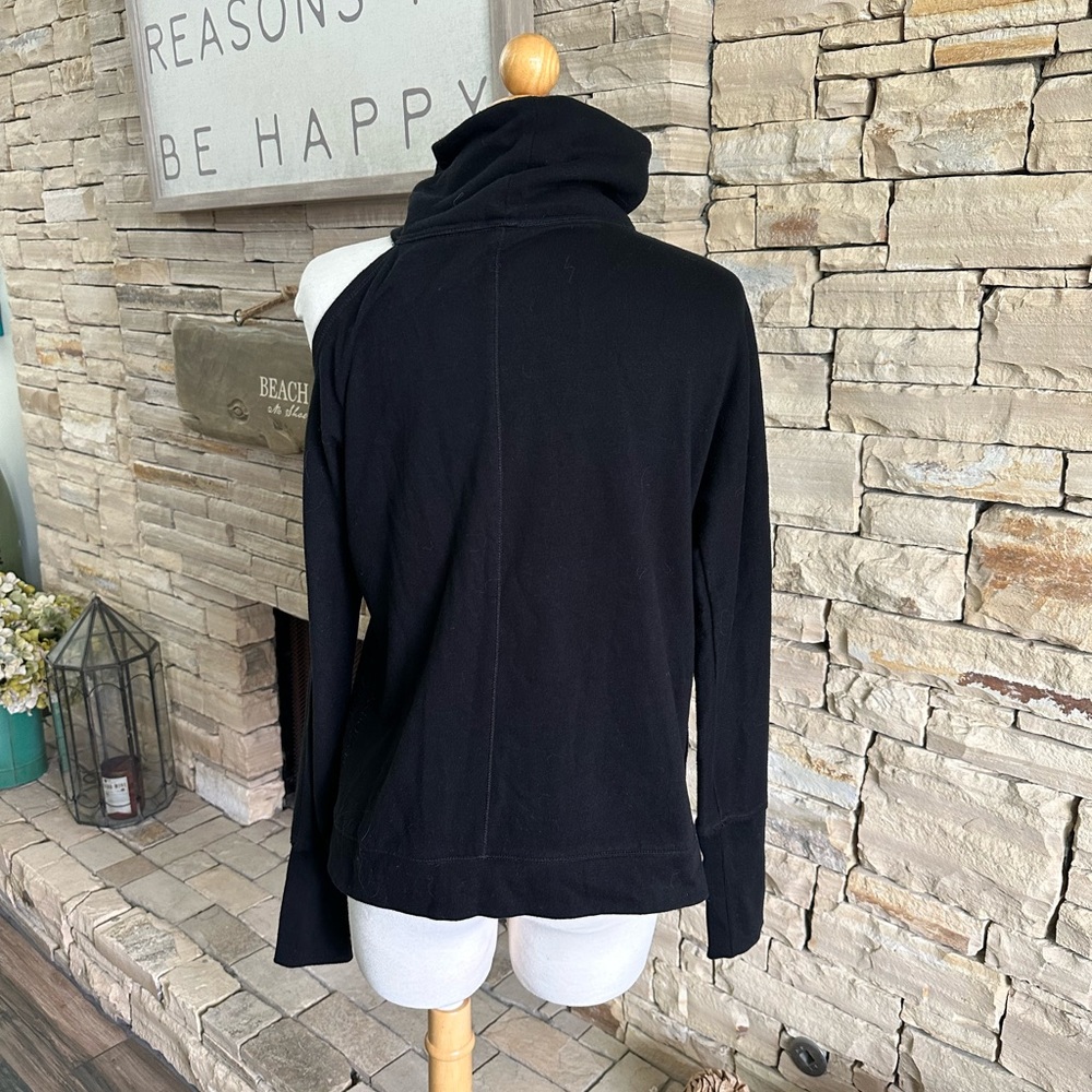 Calvin Klein black pullover - Picture 2 of 4